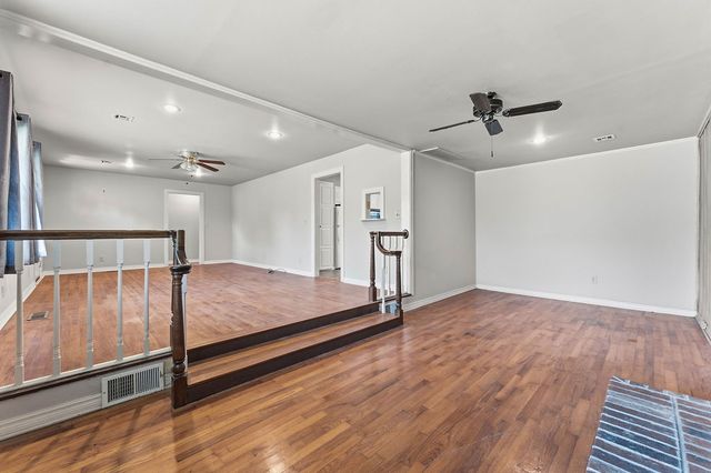 607 NW Jefferson Street, Bentonville, AR 72712