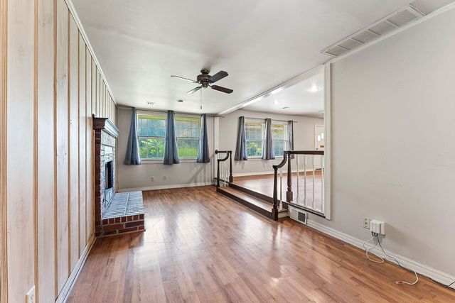 607 NW Jefferson Street, Bentonville, AR 72712