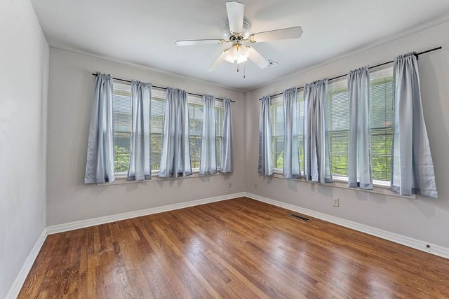 607 NW Jefferson Street, Bentonville, AR 72712