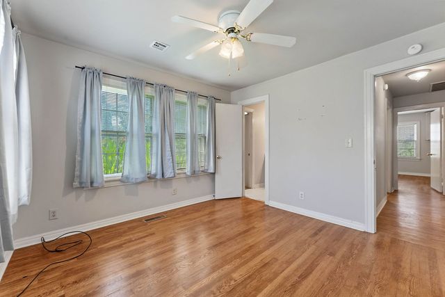 607 NW Jefferson Street, Bentonville, AR 72712