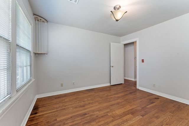 607 NW Jefferson Street, Bentonville, AR 72712