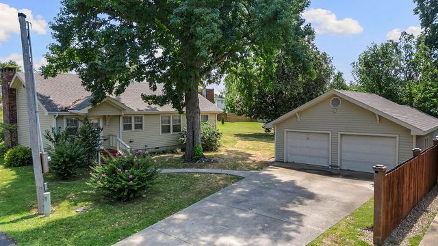 607 NW Jefferson Street, Bentonville, AR 72712