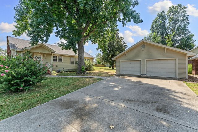 607 NW Jefferson Street, Bentonville, AR 72712