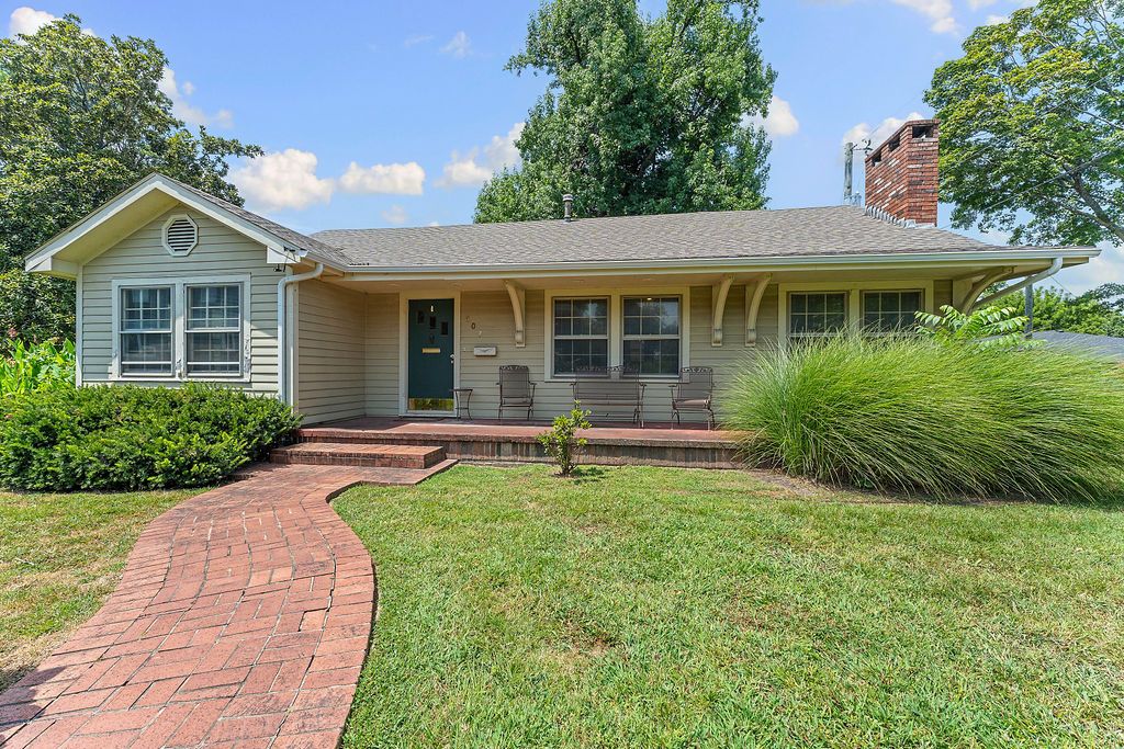 607 NW Jefferson Street, Bentonville, AR 72712