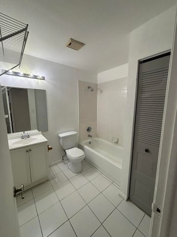 10020 WINDING LAKE Road 201, Sunrise, FL 33351