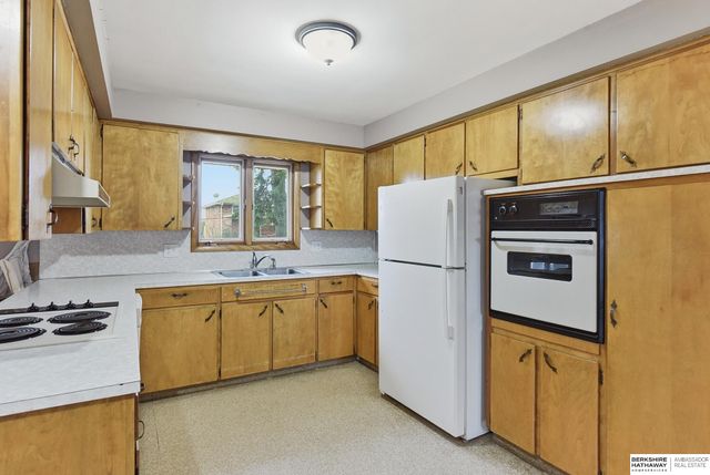 4668 Drexel Street, Omaha, NE 68117