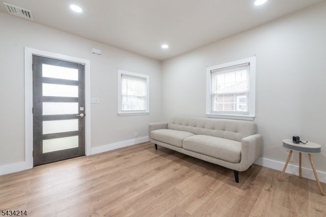 345 Rutherford Ave, Franklin Boro, NJ 07416
