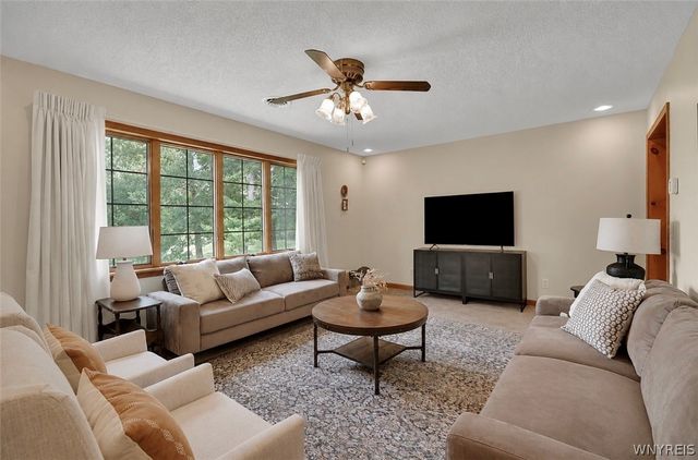 53 William Kidder Road, Lancaster, NY 14086