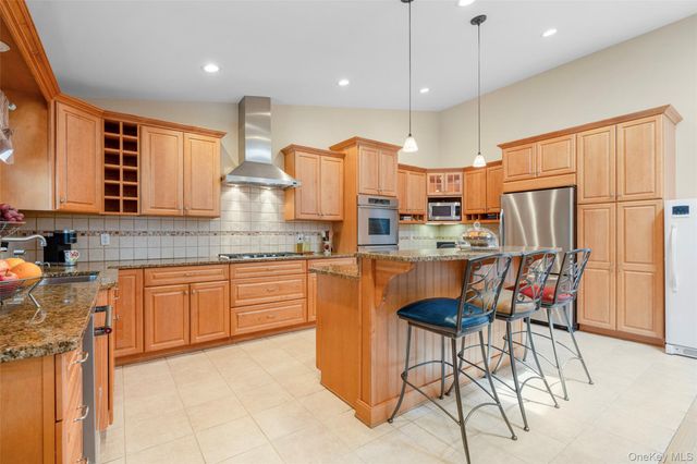 5 Oakridge Road, White Plains, NY 10607