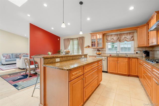 5 Oakridge Road, White Plains, NY 10607