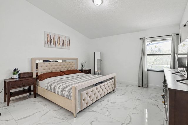 17 Columbia Court, Deerfield Beach, FL 33442