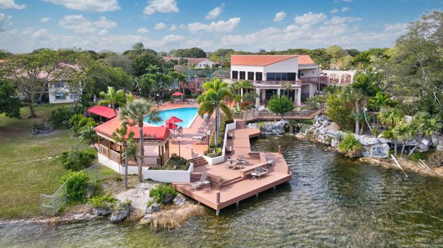 17 Columbia Court, Deerfield Beach, FL 33442