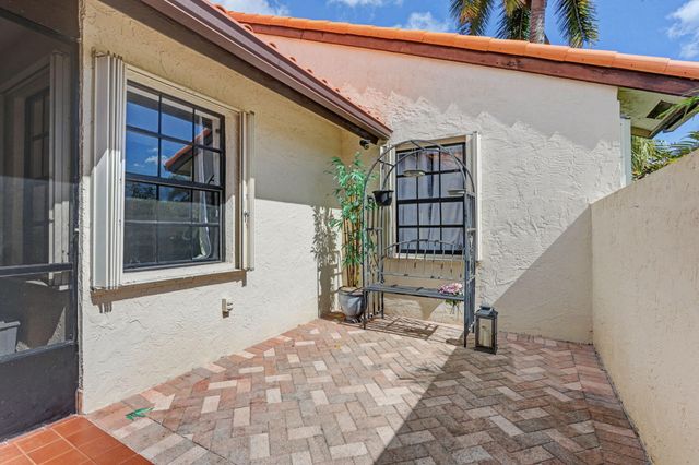 17 Columbia Court, Deerfield Beach, FL 33442