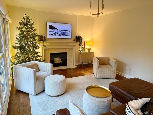 3761 Acadia Drive, Lake Orion, MI 48360