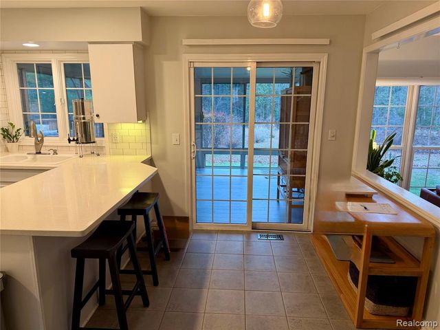 3761 Acadia Drive, Lake Orion, MI 48360