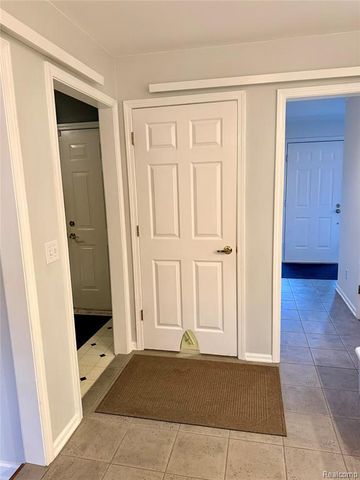 3761 Acadia Drive, Lake Orion, MI 48360