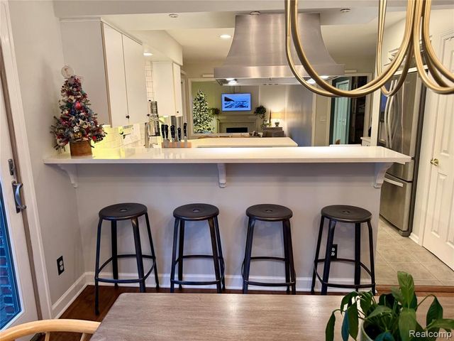 3761 Acadia Drive, Lake Orion, MI 48360