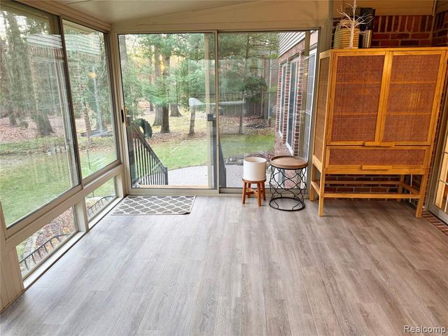 3761 Acadia Drive, Lake Orion, MI 48360