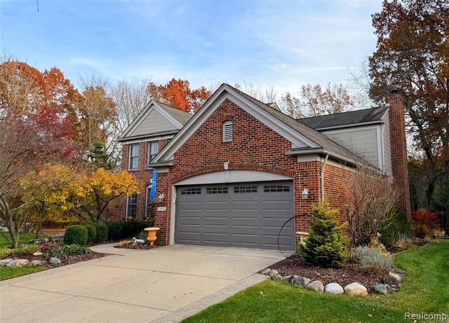 3761 Acadia Drive, Lake Orion, MI 48360