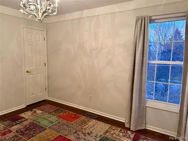 3761 Acadia Drive, Lake Orion, MI 48360