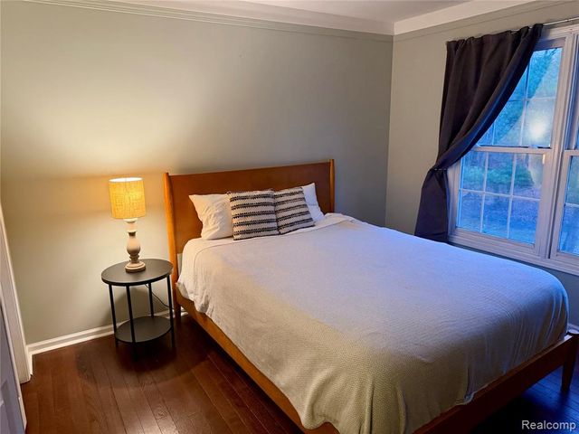 3761 Acadia Drive, Lake Orion, MI 48360