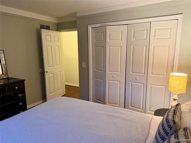 3761 Acadia Drive, Lake Orion, MI 48360