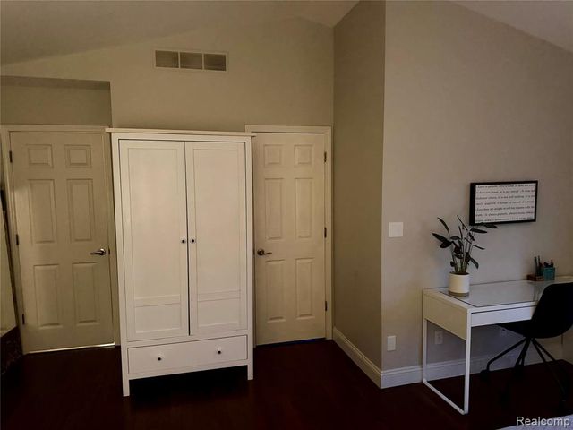 3761 Acadia Drive, Lake Orion, MI 48360