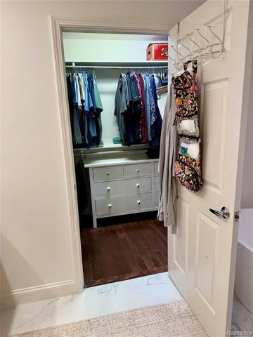 3761 Acadia Drive, Lake Orion, MI 48360