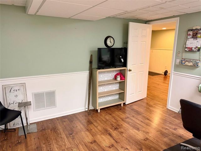 3761 Acadia Drive, Lake Orion, MI 48360