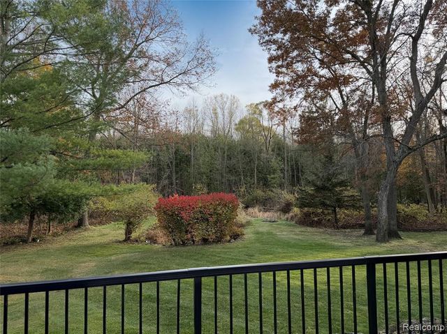 3761 Acadia Drive, Lake Orion, MI 48360