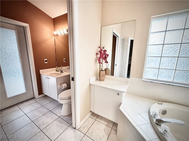 14850 Paradigm CT, Fort Myers, FL 33919