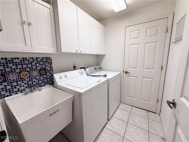 14850 Paradigm CT, Fort Myers, FL 33919