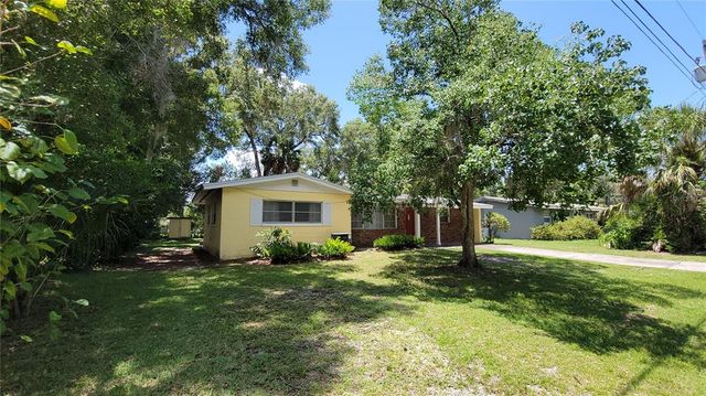 906 E WISCONSIN Ave, Deland, FL 32724