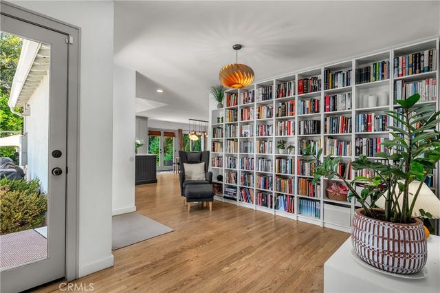 5644 Tobias Avenue, Sherman Oaks, CA 91411