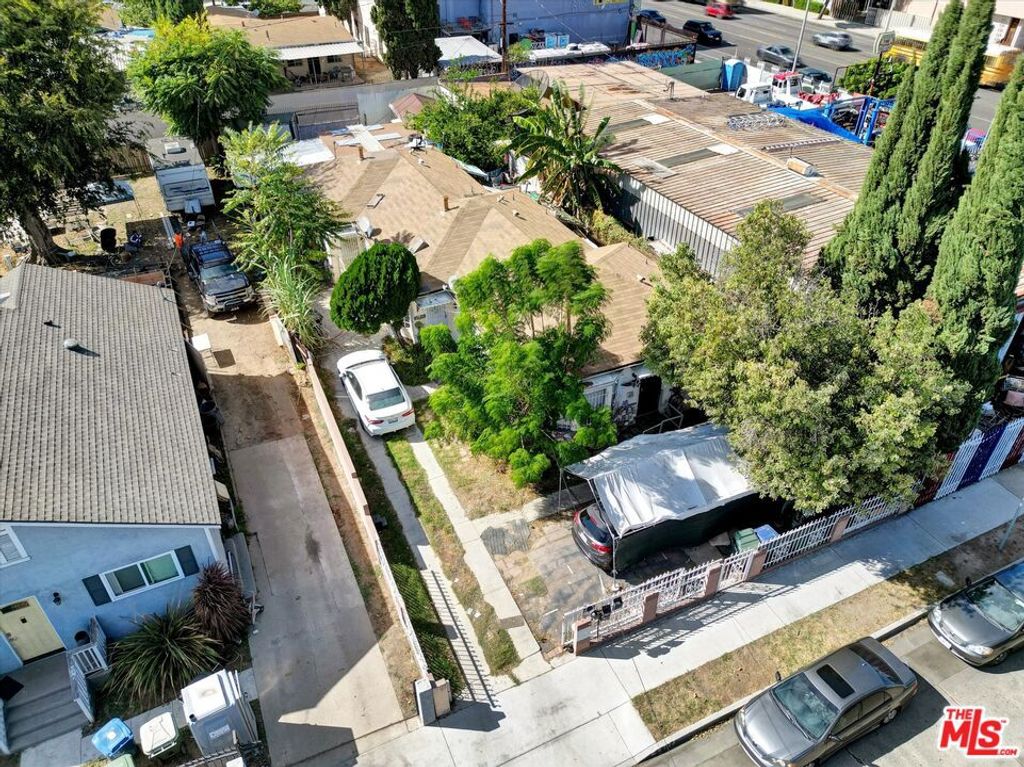 8611 Elm Street, Los Angeles, CA 90002 — photo 2
