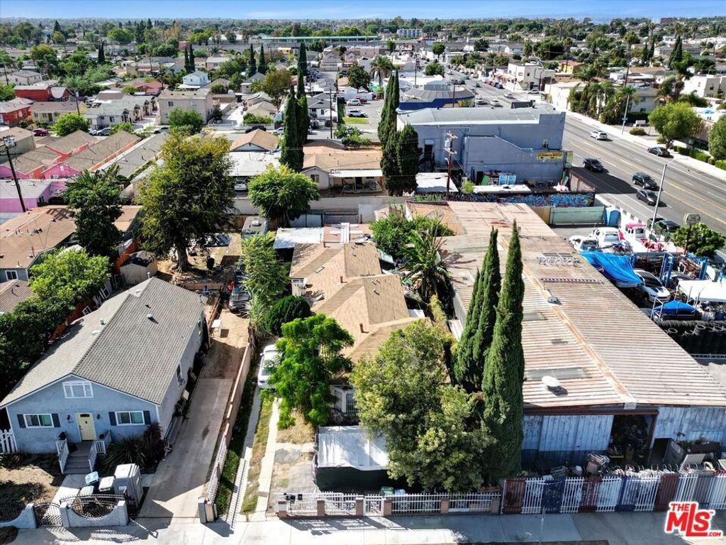 8611 Elm Street, Los Angeles, CA 90002 — photo 4