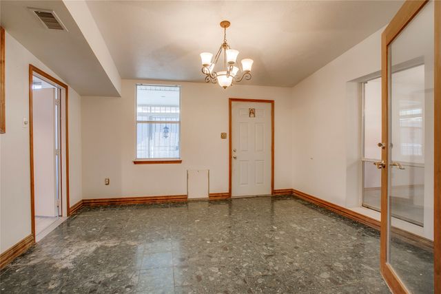 614 Marshalldell Avenue, Dallas, TX 75211