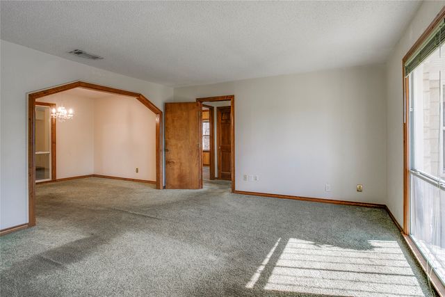 614 Marshalldell Avenue, Dallas, TX 75211