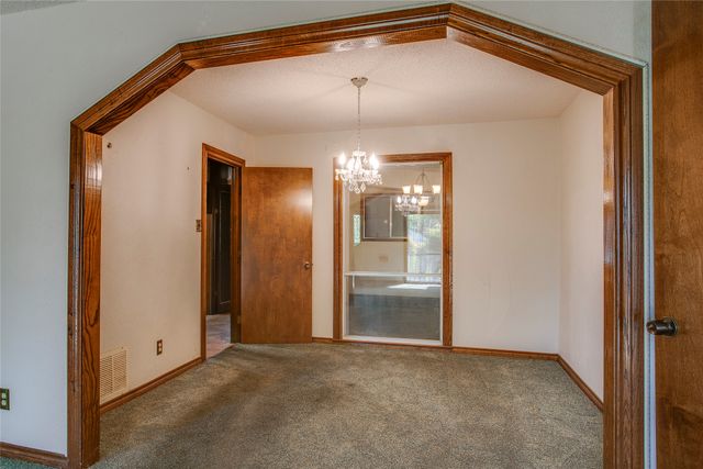 614 Marshalldell Avenue, Dallas, TX 75211