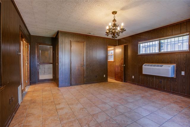 614 Marshalldell Avenue, Dallas, TX 75211