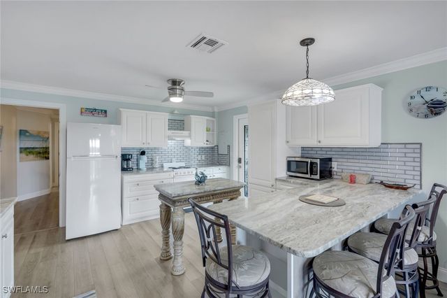 691 Palm DR, Goodland, FL 34140