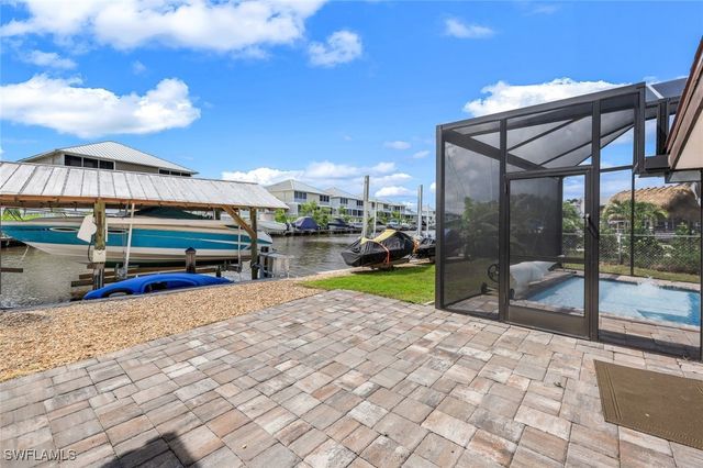 691 Palm DR, Goodland, FL 34140