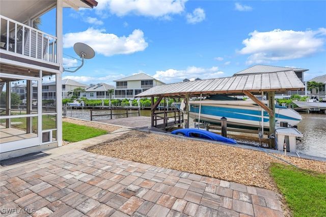 691 Palm DR, Goodland, FL 34140