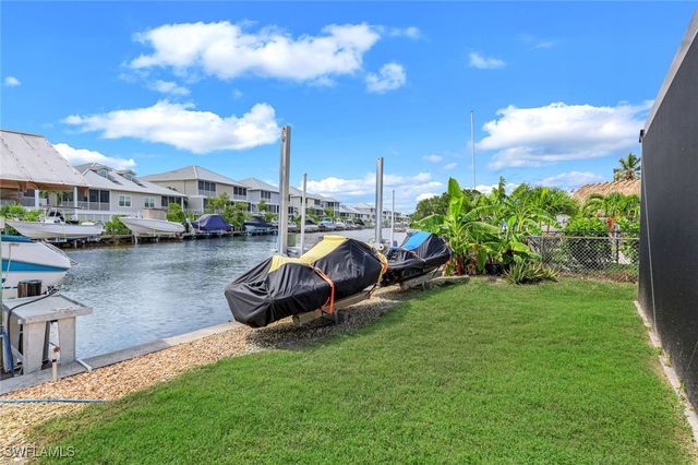 691 Palm DR, Goodland, FL 34140