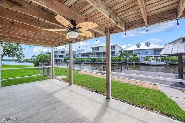 691 Palm DR, Goodland, FL 34140