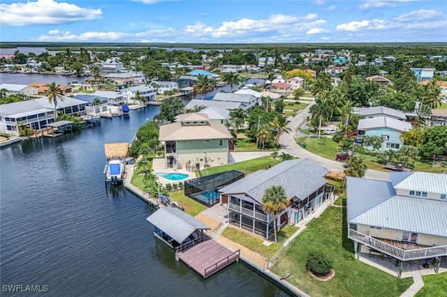 691 Palm DR, Goodland, FL 34140