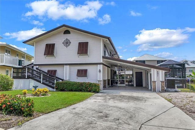 691 Palm DR, Goodland, FL 34140