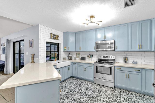 6917 OLDGATE CIRCLE, New Port Richey, FL 34655