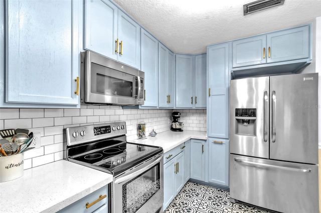 6917 OLDGATE CIRCLE, New Port Richey, FL 34655