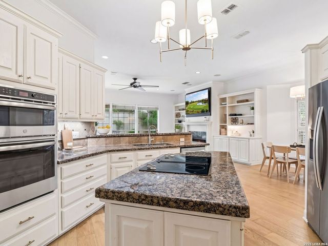 2210 Fawnfield Ln, San Antonio, TX 78248